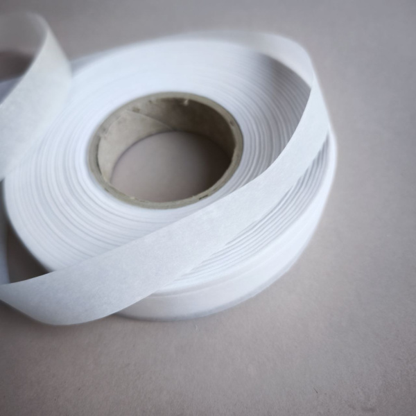 Лента флизелиновая (на бумаге) ZG 703 T20 L100 белый 2см